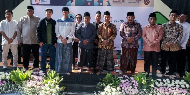 Sandiaga Uno Berikan Kiat Sukses untuk Santri di Era Digital