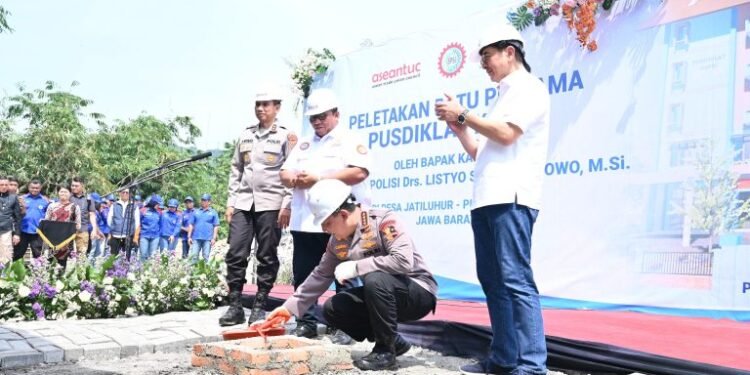 Kapolri Resmikan Peletakan Batu Pertama Pembangunan Gedung Pusdiklat KSPSI ATUC