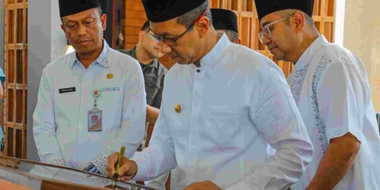 Pj. Gubernur Heru Budi Resmikan Masjid Ar-Raudhah: Tekankan Peran Inklusif Masjid sebagai Pusat Pendidikan, Ekonomi, dan Sosial