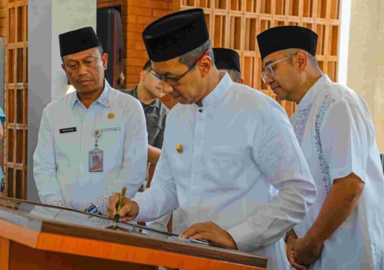 Pj. Gubernur Heru Budi Resmikan Masjid Ar-Raudhah: Tekankan Peran Inklusif Masjid sebagai Pusat Pendidikan, Ekonomi, dan Sosial