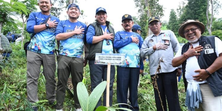Pertamina Hijaukan Desa Besakih: Penanaman 200 Pohon di Kaki Gunung Agung