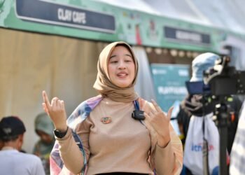 Amalia Pradifera, Seniman Muda yang Jadikan Keramik sebagai Kanvas Lukisan