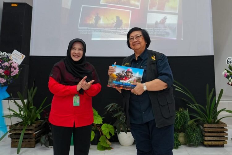 HUT Ke-22 Manggala Agni: Menteri LHK Siti Nurbaya Dianugerahi Gelar Ibu Patriot Langit Biru, Tekankan Kewaspadaan Karhutla