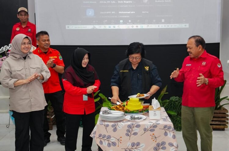 HUT Ke-22 Manggala Agni: Menteri LHK Siti Nurbaya Dianugerahi Gelar Ibu Patriot Langit Biru, Tekankan Kewaspadaan Karhutla
