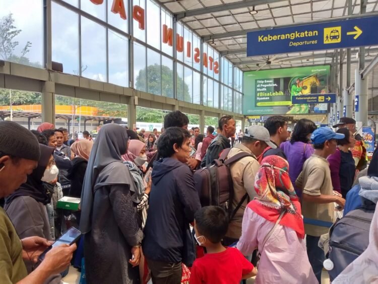 KAI Tambah Gerbong Kereta Antisipasi Lonjakan Penumpang Selama Libur Maulid Nabi