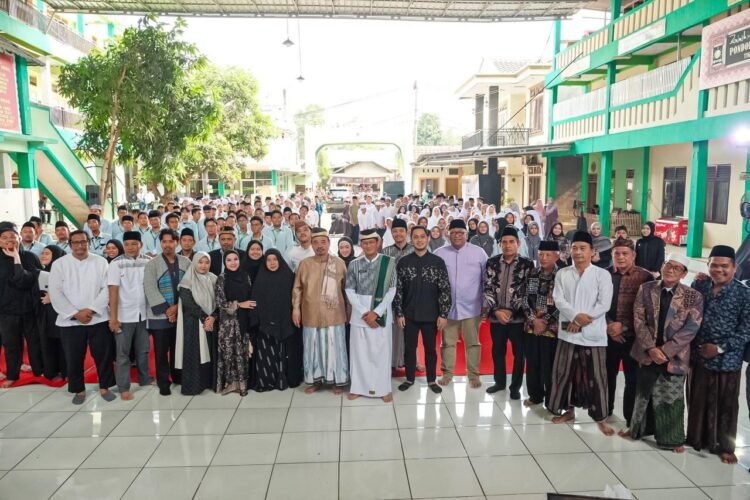 Kemenparekraf Bekali Ratusan Santri di Tangerang dengan Kecakapan Digital melalui Program Santri Digitalpreneur