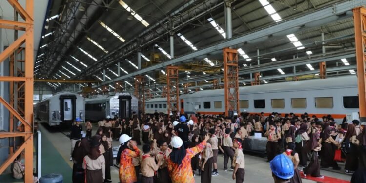 KAI Gelar Open House, Ribuan Masyarakat Kunjungi Balai Yasa Manggarai