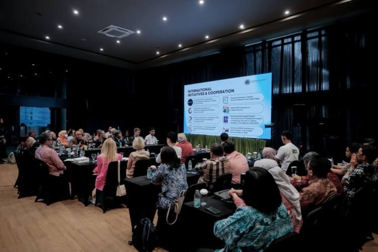 Menparekraf  Kolaborasi Lintas Sektor Bangkitkan Ekonomi Kreatif Global