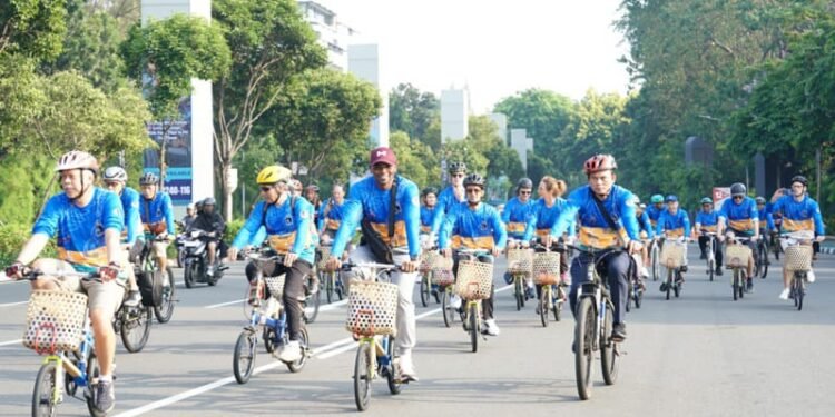 Ambassadors Bamboo Bike Club Diplomasi dengan Fun, Substansi dan Perspektif Politik