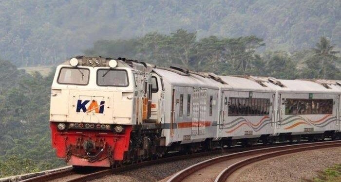 HUT Ke-79 KAI, Berikan Harga Tiket Bayar 79 Persen Naik Kereta Api