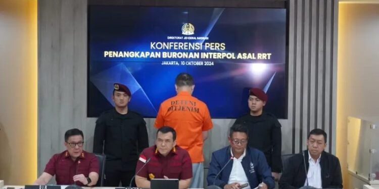 Ditjen Imigrasi Silmy Karim : Imigrasi Amankan Buron Interpol Asal Tiongkok