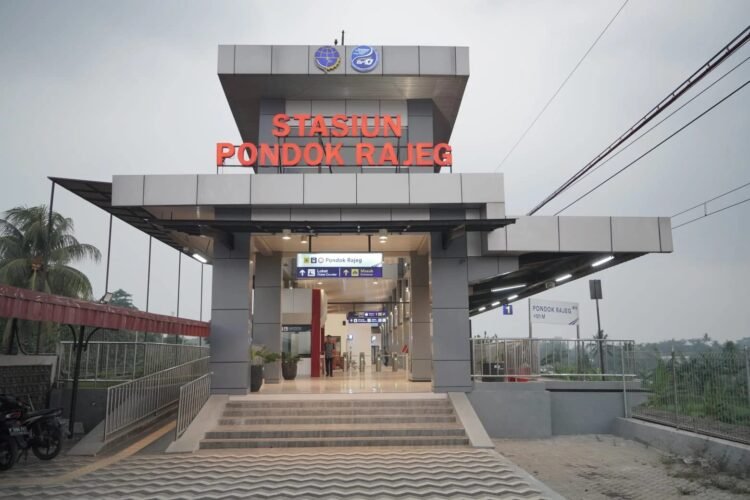 Stasiun Pondok Rajeg Beroperasi Kembali, Kini Pengguna Commuter Line Bisa Naik Turun Lagi