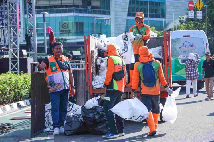 Jakarta Kembali Bersih Pascapelantikan Presiden dan Wakil Presiden RI