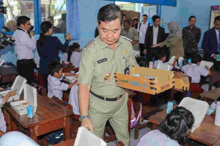 Wakil Presiden Bersama Pj. Gubernur DKi Tinjau Program Makan Bergizi Gratis di SDN 03 Menteng Jakarta Pusat