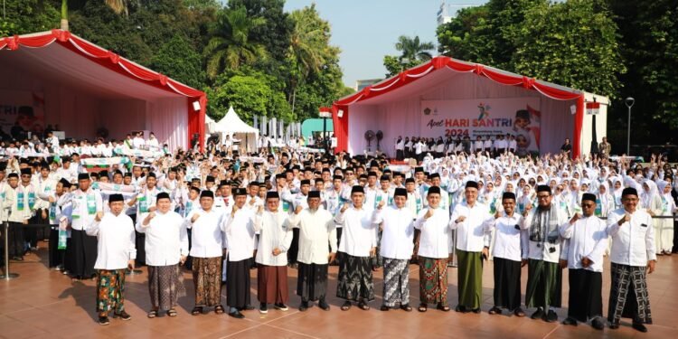 Menag Peringati Hari Santri : Santri  Harus Bisa Meneruskan Perjuangan.
