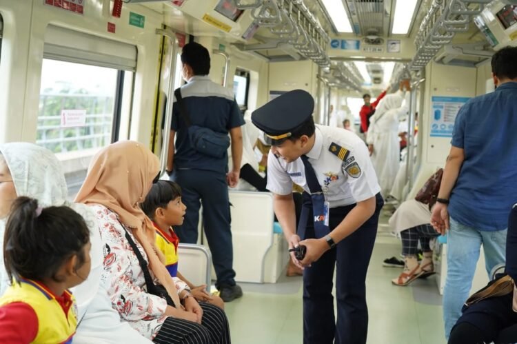 Train Attendant LRT Jabodebek: Pengawal Kenyamanan dan Keamanan di Layanan Transportasi Otomatis