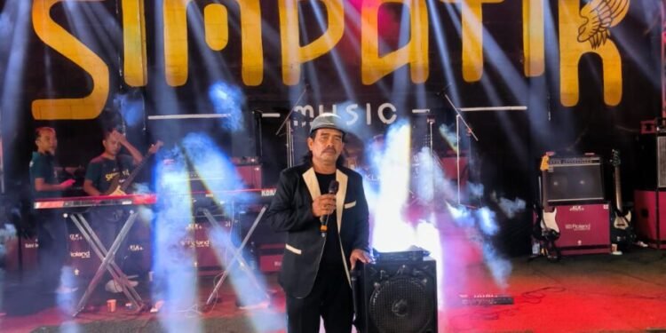 Pak Plamet, Pengamen asal Grobogan Viral dan Trending Karena Suara Khasnya