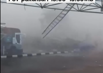 video hujan badai cibinong