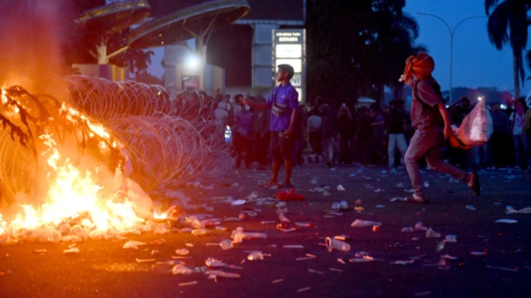 demo di kaltim ricuh