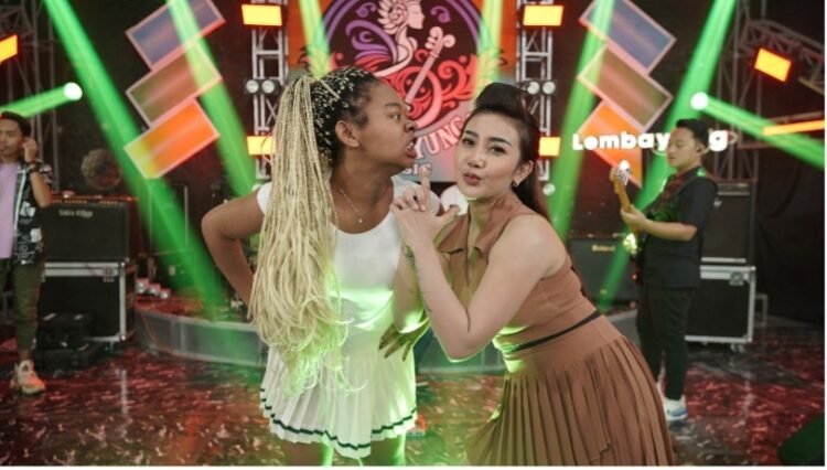 kicau mania - Shinta Gisul Feat. Desi Afrika