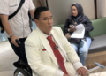 Hotman Paris mundur