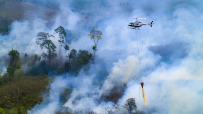 helikopter water bombing