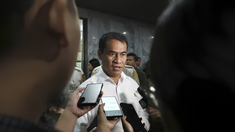 Amran copot pejabat Kementan