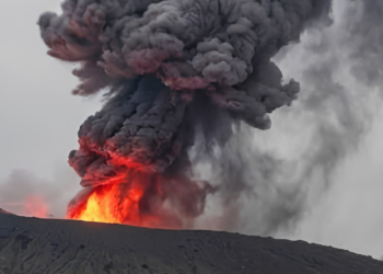 erupsi Anak Krakatau