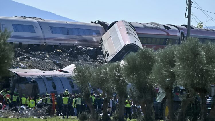 tabrakan kereta cepat Spanyol